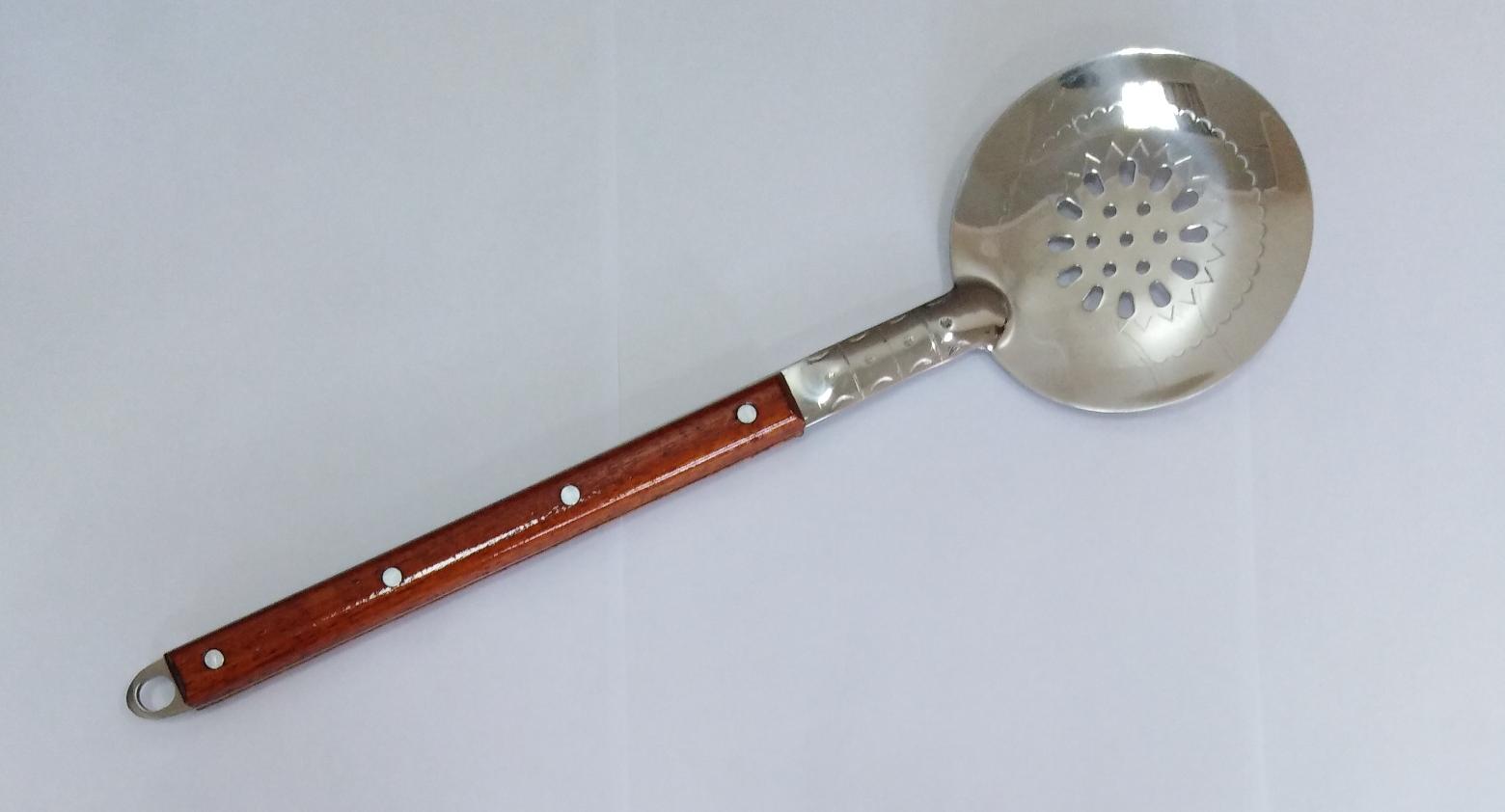 Шумовка кухонная с деревянной ручкой BH-A8-43 (120шт)