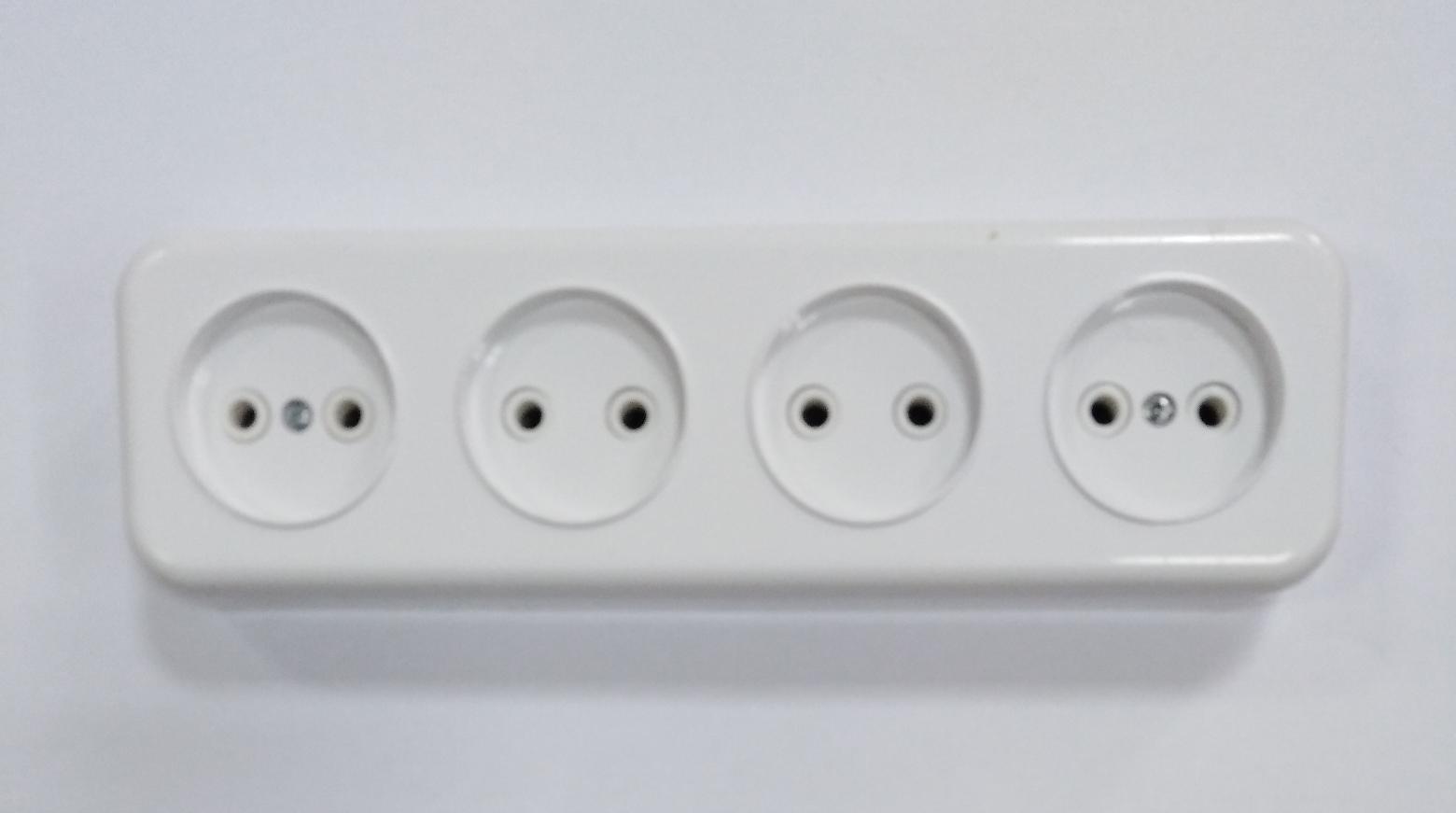 Розетка штепсельная BYLECTRICA, четырехместная открытой установки 16 А 250 V   246